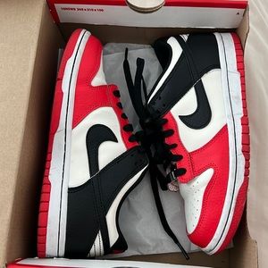 Nike Dunk Low GS big kid 4.5 but I wear for a women’s 6